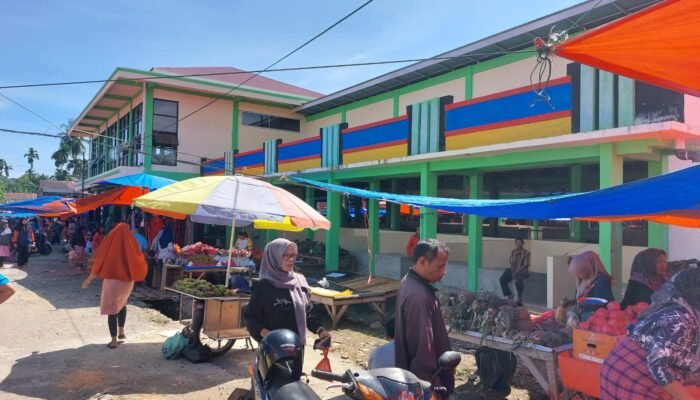 Untuk Apa Gedung Megah Dibangun Dipasar Pd. Baru, Kalau Tidak Bermanfaat?