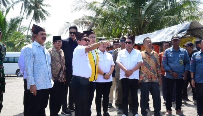Komisi V DPR RI Tinjau ke  Lapangan Kebutuhan Pembangunan Pd. Pariaman