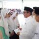 Bupati Pd. Pariaman John Kenedy Azis Serahkan Beasiswa Anak Sekolah SD/SMP