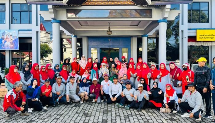 Bank Mantap Cabang Bukittinggi Kembali Senam Bersama Dengan PWRI Agam 1 