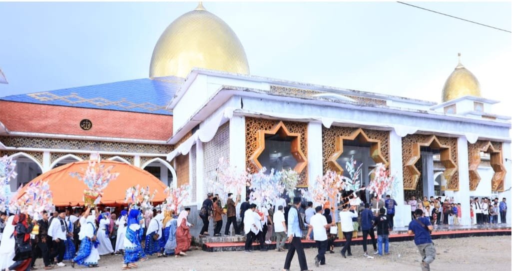 Meriah Puncak Mauluik Gadang Padang Pariaman, Sumatera Barat.