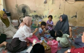 Ketua TP PKK Gerak Cepat Bersama Dinsos Pd. Pariaman Kunjungu  Wanita Tangguh