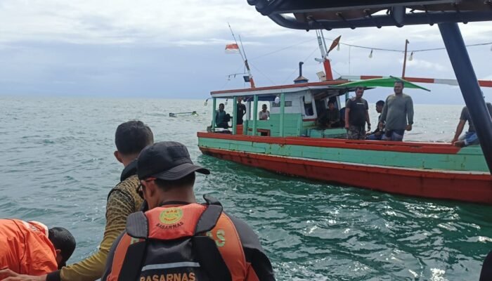 6 Nelayan Pasaman Barat Hilang Kontak, Ditemukan Team SAR Kondisi Selamat