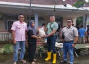 Keluarga Terdampak Banjir, Terima Bantuan Sembako dari PT. Mutiara Agam