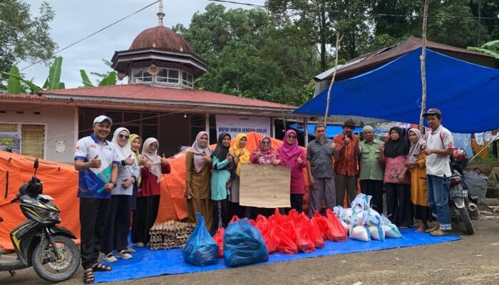 Bantu Meringankan Beban Dari Bencana, TK/SD Rasuna Said Maninjau Berdonasi