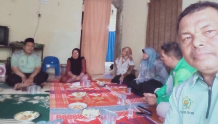 Ibundanya Baru Meninggal, IPARI Kemenag Kota Padang Takziyah ke Rumah Reni