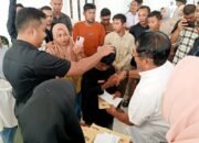 Waris Korban Bencana Hidrometeorologi 2025 Padang Pariaman Terima Santunan