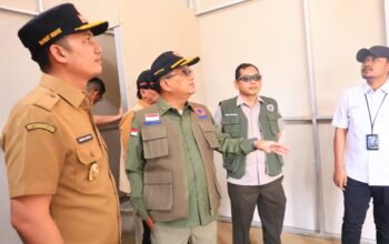 Wabup Rahmat Hidayat Dampingi Sekretaris Utama BNPB Tinjau Huntara