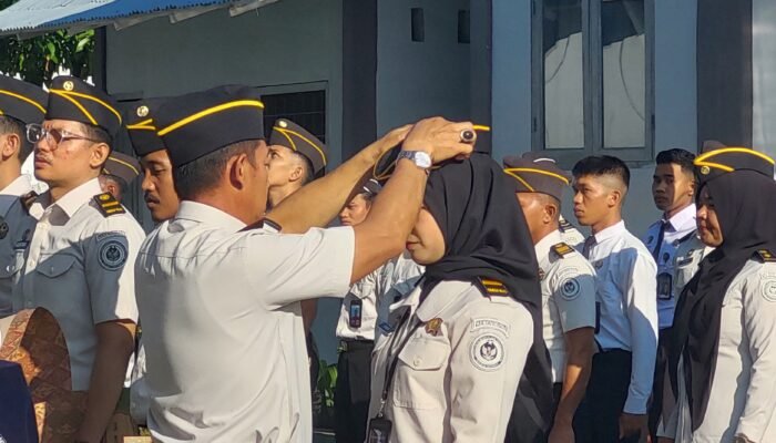Kalapas Kelas IIB Lb. Basung Budi Suharto Resmikan Penasangan Pangkat Baru ASN