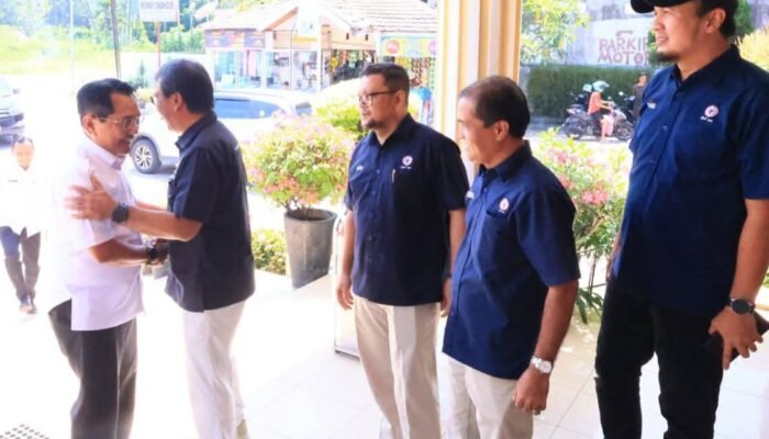 Bupati Padang Pariaman Gelar Pertemuan dengan Direktur PT. Semen Padang