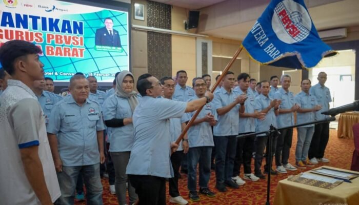 Bupati Tanah Datar  Kembali Dilantik Jadi Ketua Umum Pengprov PBVSI Sumbar