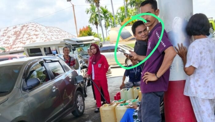 SPBU Balai Selasa, Petugas Utamakan Pengisian Jerigen daripada Kendaraan