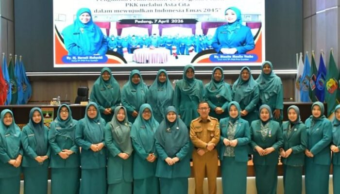 Didampingi Sekretaris, Ketua TP-PKK Agam Ikuti Rakor PKK se-Sumatera Barat