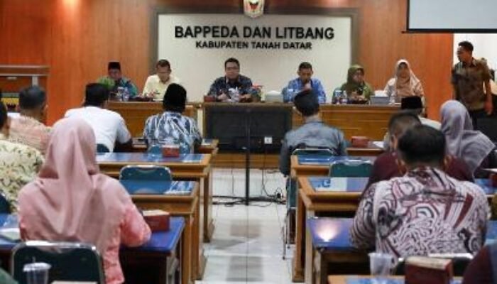 Wabup Tanah Datar, Angka Kemiskinan  Tanah Datar Terendah di Sumatera Barat