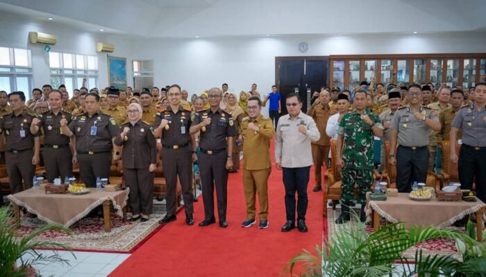 Bupati Eka Putra Buka Rakor dan Raker Pemda Tanah Datar Tahun 2026