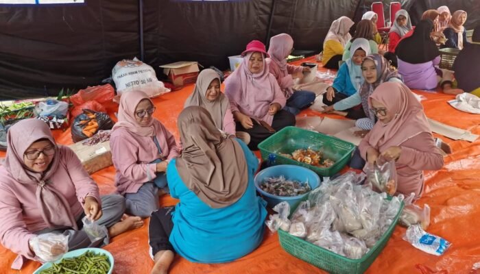 Bupati Eka Putra Tinjau Kesiapan Dapur Umum Korban Bencana Alam