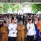 Bupati Tanah Datar Eka Putra Serahkan Secara Simbolis Beasiswa dari Baznas