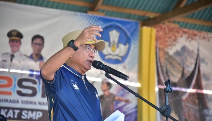 Bupati Padang Pariaman John Kenedy Azis Resmikan O2SN dan FLS3N SMP 2026