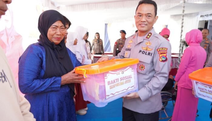Safari Perdana di Bima Kota, Kapolda NTB Serahkan Bansos dan Tekankan Integritas