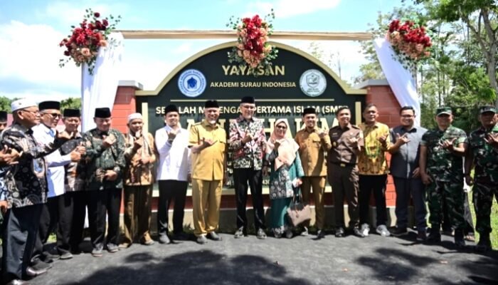 Putra Daerah Situjuh Dr. Irfan Fachruddin, SH, CN Bangun  SMP Islam Darul Hakim