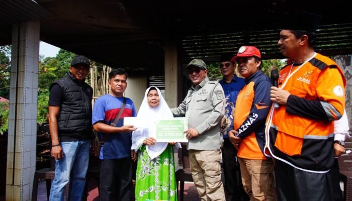 Syafrida, Korban Kebakaran Terima Bantuan Baznas, Diserahkan Bupati