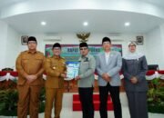 Bupati Eka Putra Tanggapi Pertanyaan Fraksi DPRD Kabupaten Tanah Datar