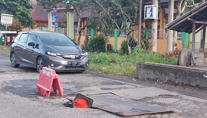 Jalan Kewenangan Provins di Lubuk Basung Makin Parah, Tunggu Lakalantas?