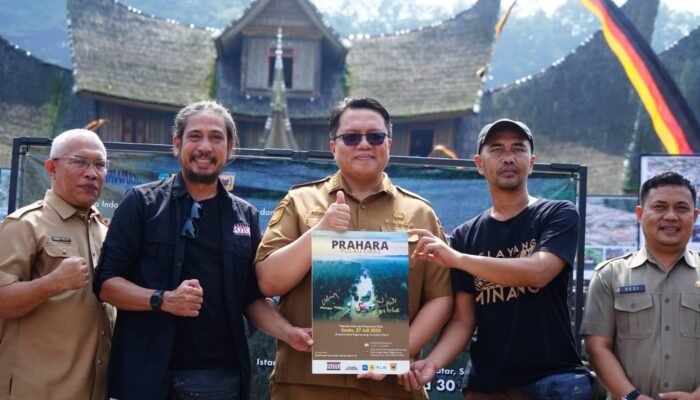 Wakil Bupati Tanah Datar Resmikan Pameran Foto Prahara Pulau Emas