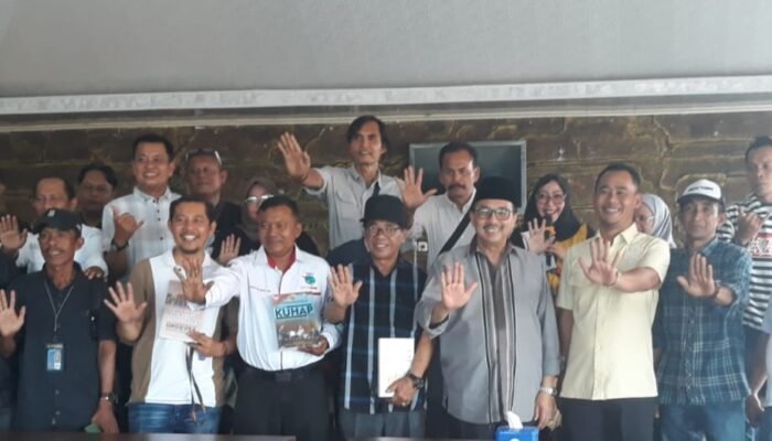 Komisi III DPR RI Benny Utama Silaturahmi  dengan Media dan GIAN Pasbar