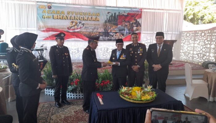 Polres Tanah Datar Gelar Upacara Hari Bhayangkara ke-80 & Syukuran di Gazebo