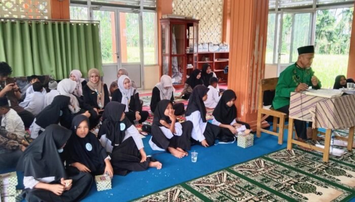 Kegiatan KKN UIN SMDD Bukittinggi Berjalan Sukses di IV Koto Aur Malintang