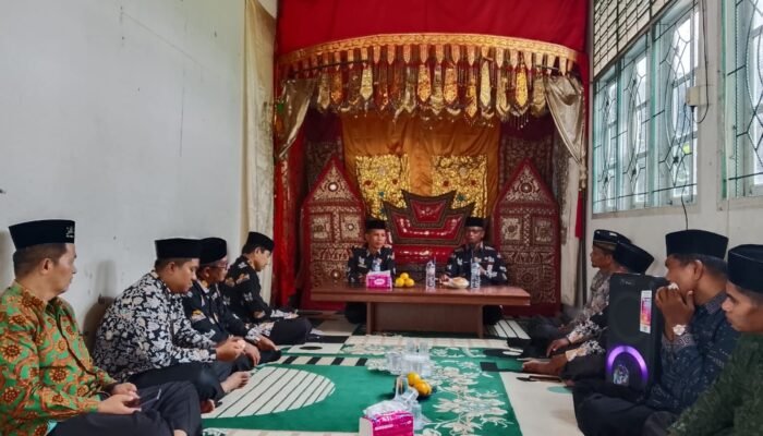 Kunjungi KUA Kuranji, Kakan Kemenag Padang Tegaskan Terapkan Disiplin Kerja