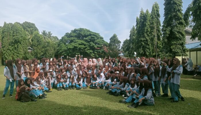 Cek kesehatan Gratis (CKG) Hadir Untuk Siswa di Sekolah SMK Negeri 1 Kinali
