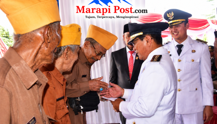 Hari Bersejarah, Bupati JKA Serahkan Tali-asih Kepada 70 Veteran Padang Pariaman