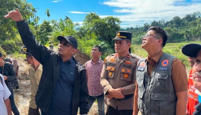 Pemkab Padang Pariaman Bergerak Cepat, Tangani Longsor Aur Malintang