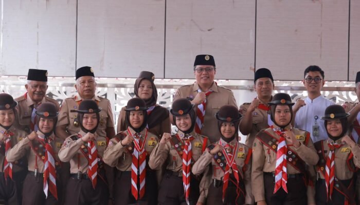 Wakil Bupati Lepas Kontingen Pramuka Tanah Datar ke Jamnas XII Cibubur