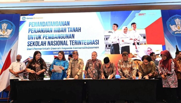 Sekolah Nasional Terintegrasi Segera Hadir di Pasbar, Bupati Tandatangani NPHD
