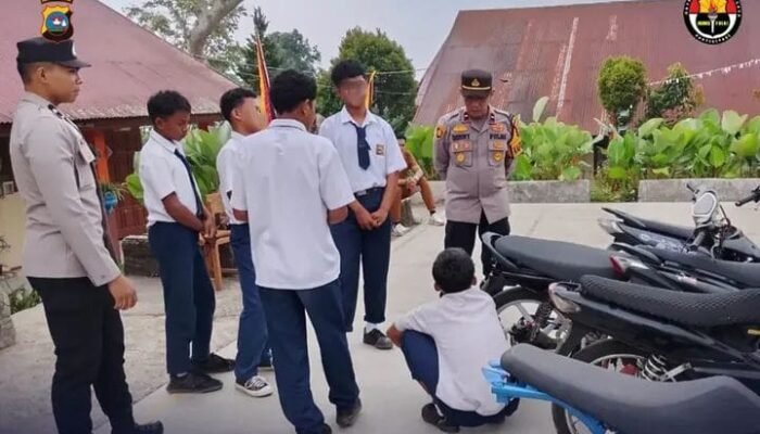 Kapolsek Tanjung Baru Sosialisasikan Larangan Knalpot Brong di SMPN 2 Tj. Baru