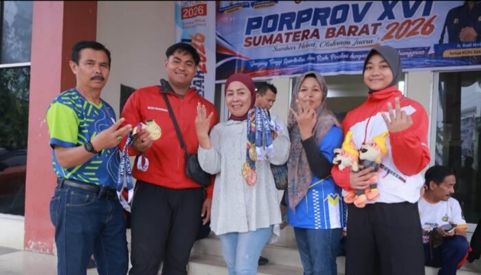 Atlet Angkat Berat & Angkat Besi Tanah Datar Dulang 5 Medali Emas dan 2 Perunggu
