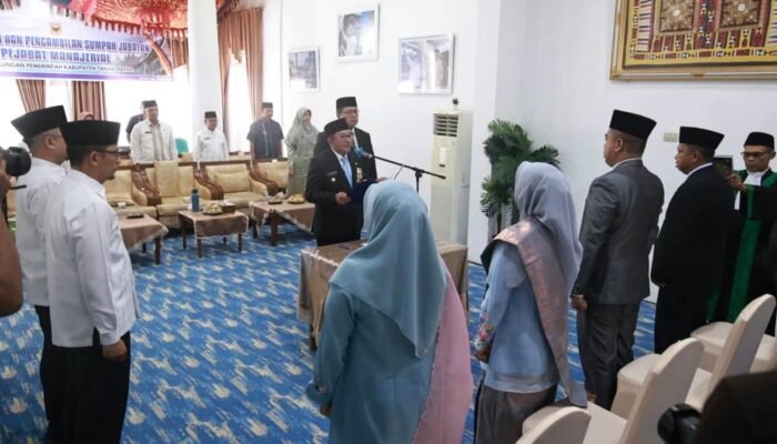 Bupati Tanah Datar Lantik Pejabat Manajerial, Jangan Ego, Kerjasama